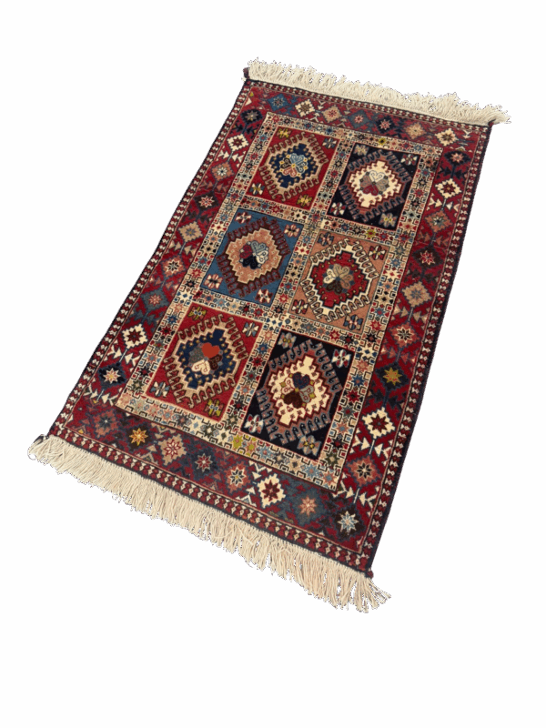 Geuine Handwoven Yalameh Rug 2'8" x 4'4"