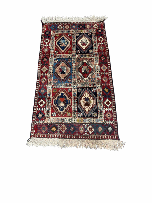 Geuine Handwoven Yalameh Rug 2'8" x 4'4" - Image 3